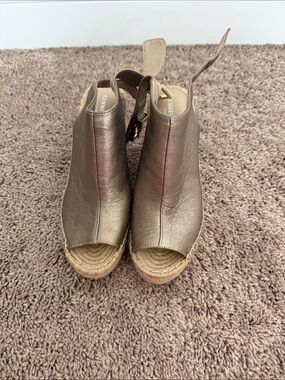 Kenneth Cole Metallic Bronze Open-Toe Espadrille Wedges